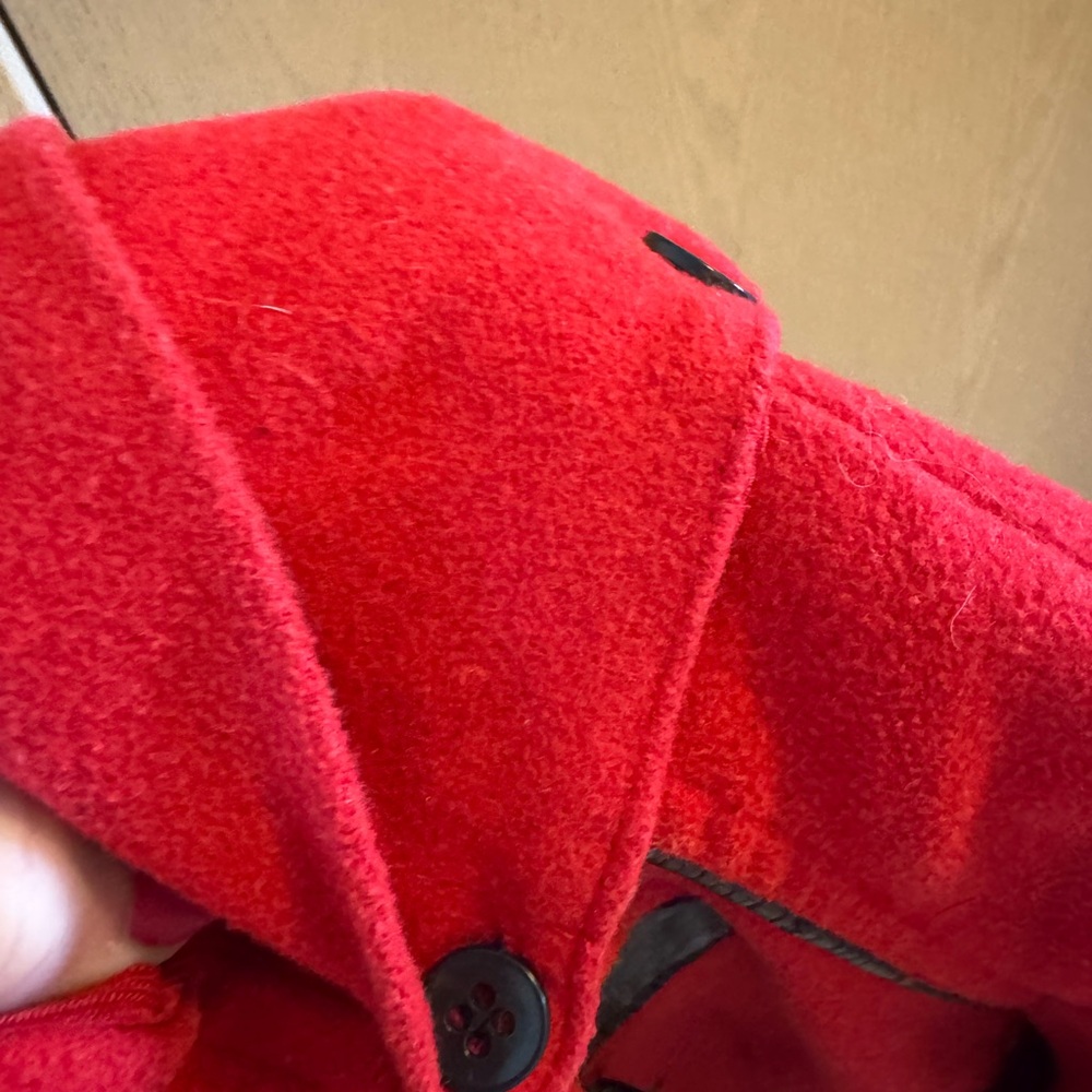 Yoki Red Coat - Picture 6 of 6